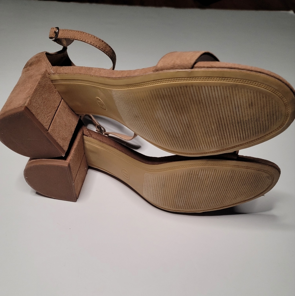 A New Day heels - Picture 2 of 4